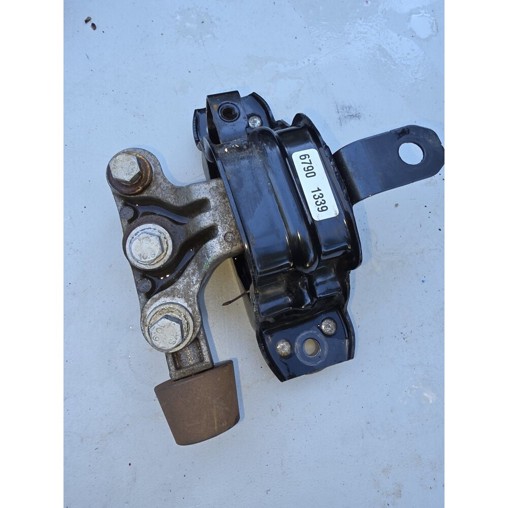 2016-2022 CHEVROLET SPARK FWD 1.4L ENGINE  MOUNT SUPPORT BRACKET OEM Passenger